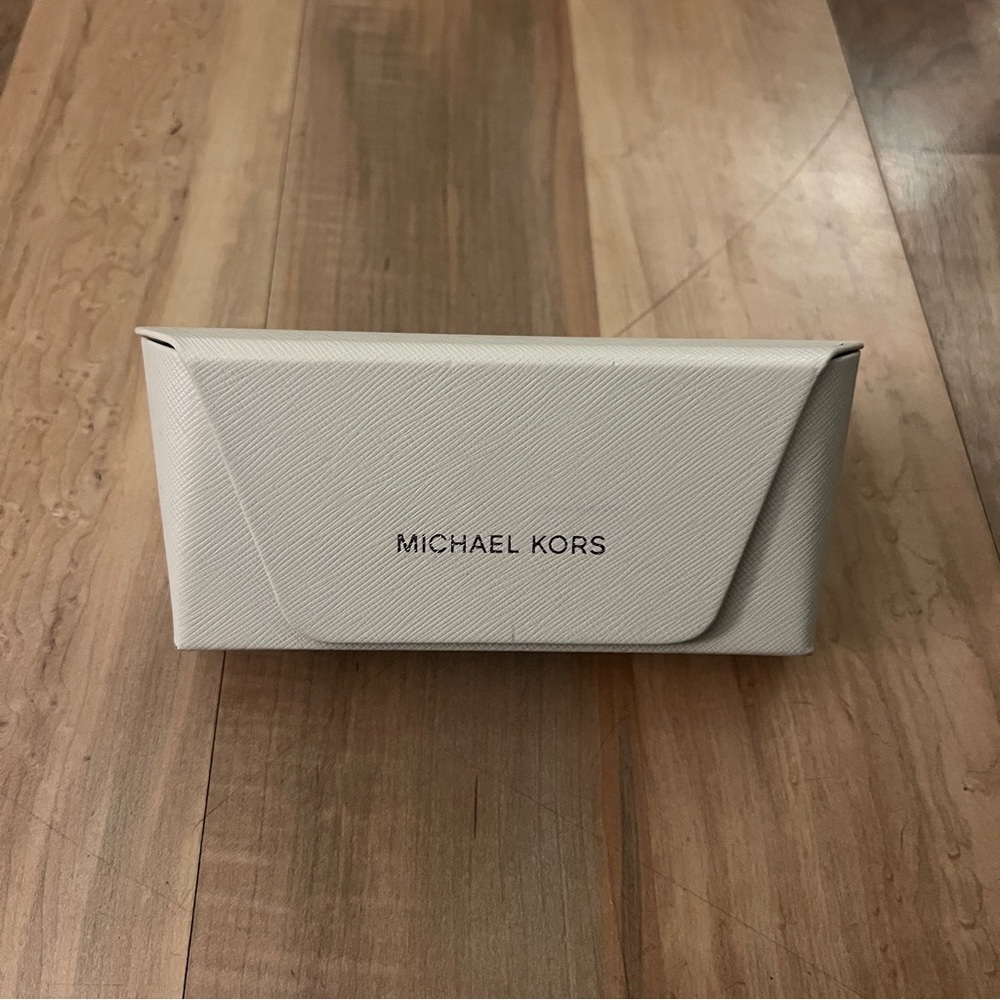 Michael Kors Vanilla Glasses Case